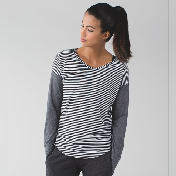 lululemon athletica Tops - Lululemon Women's Weekend‎ Long Sleeve Shirt Classic Stripe Black White Size 4